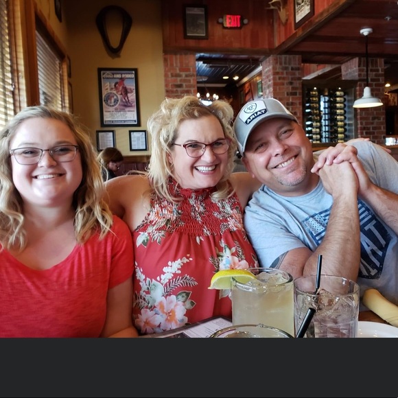 Meet your Posher, Dana - Picture 1 of 2